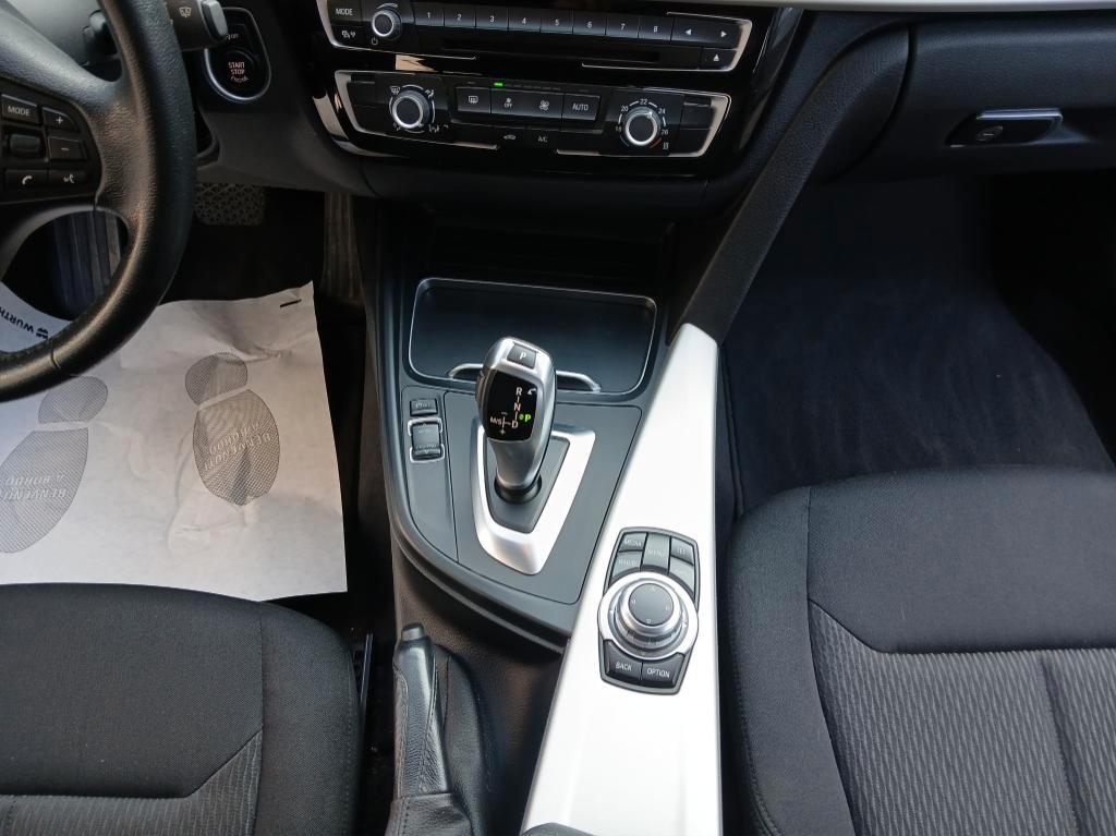 BMW 320 d Touring auto