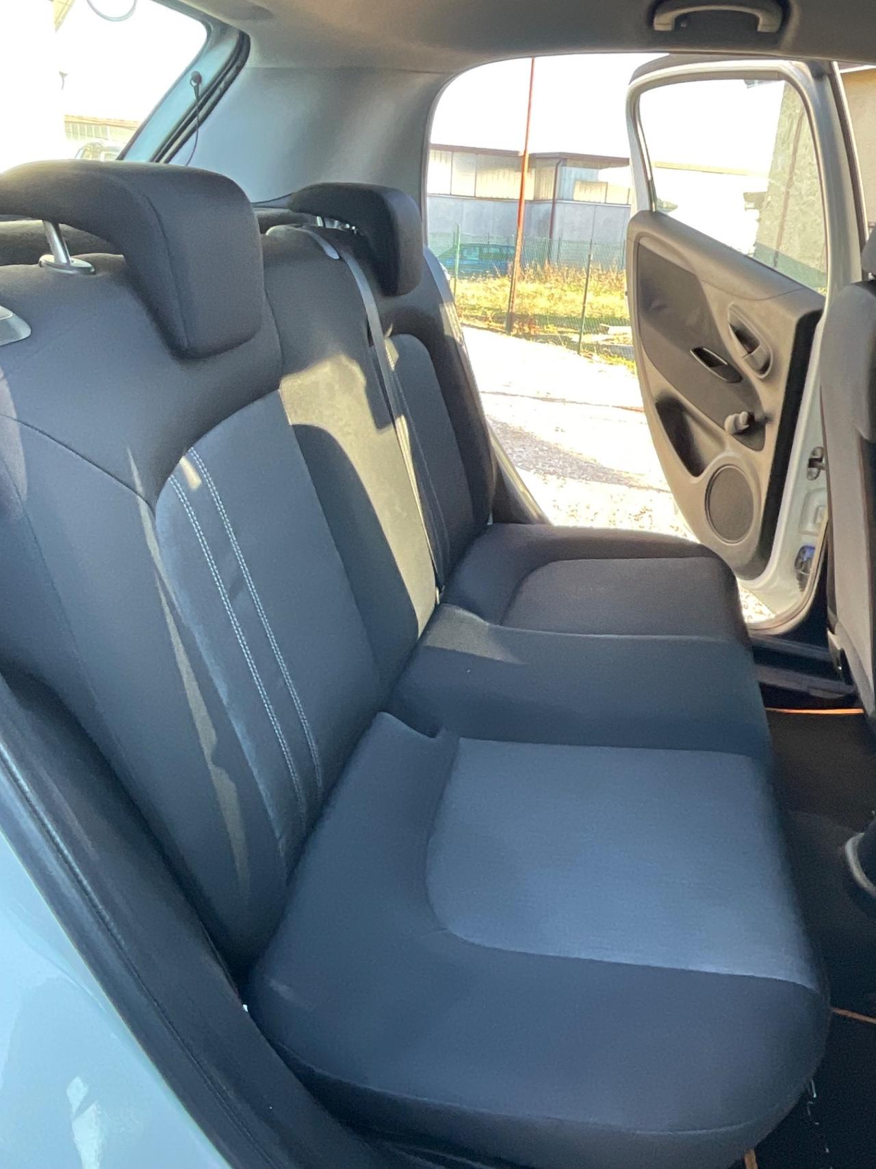 Fiat Punto 1.3 MJT II 75 CV 5 porte Street