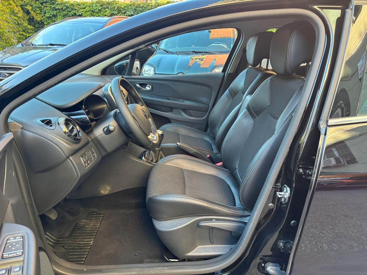 Renault Clio TCe 12V 90 CV 5 porte Moschino Intens PREZZO REALE
