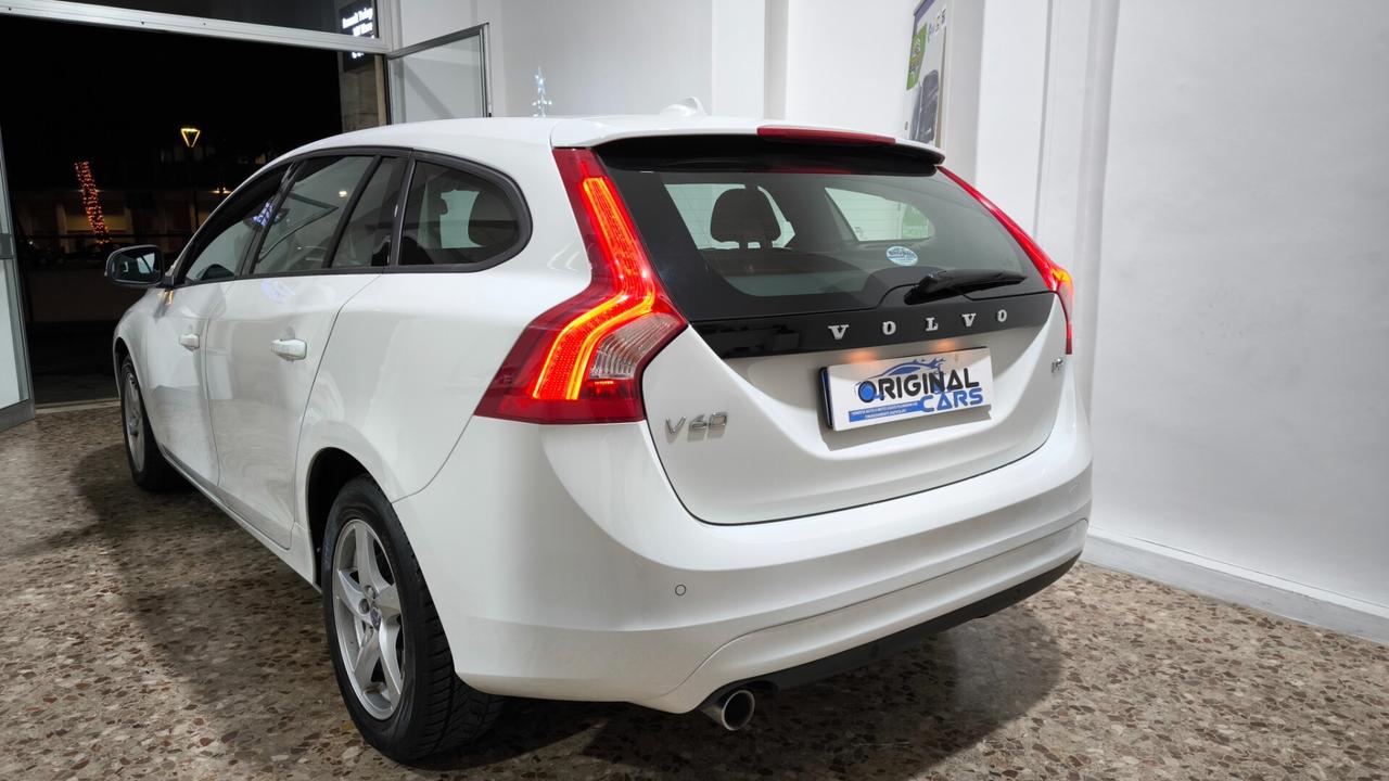 Volvo V60 D2 Geartronic Summum