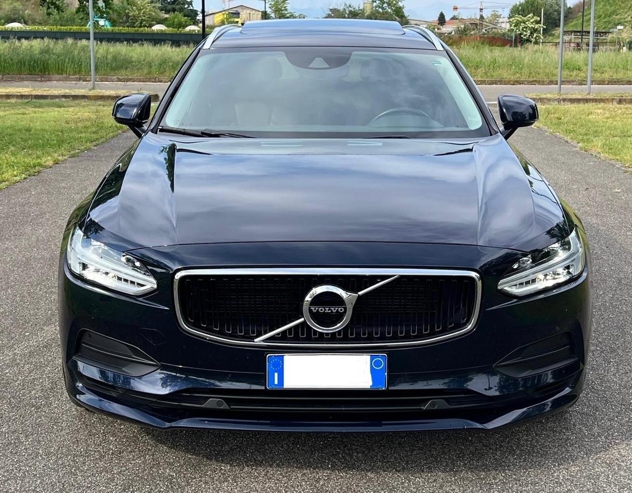 Volvo V90 D4 R-design
