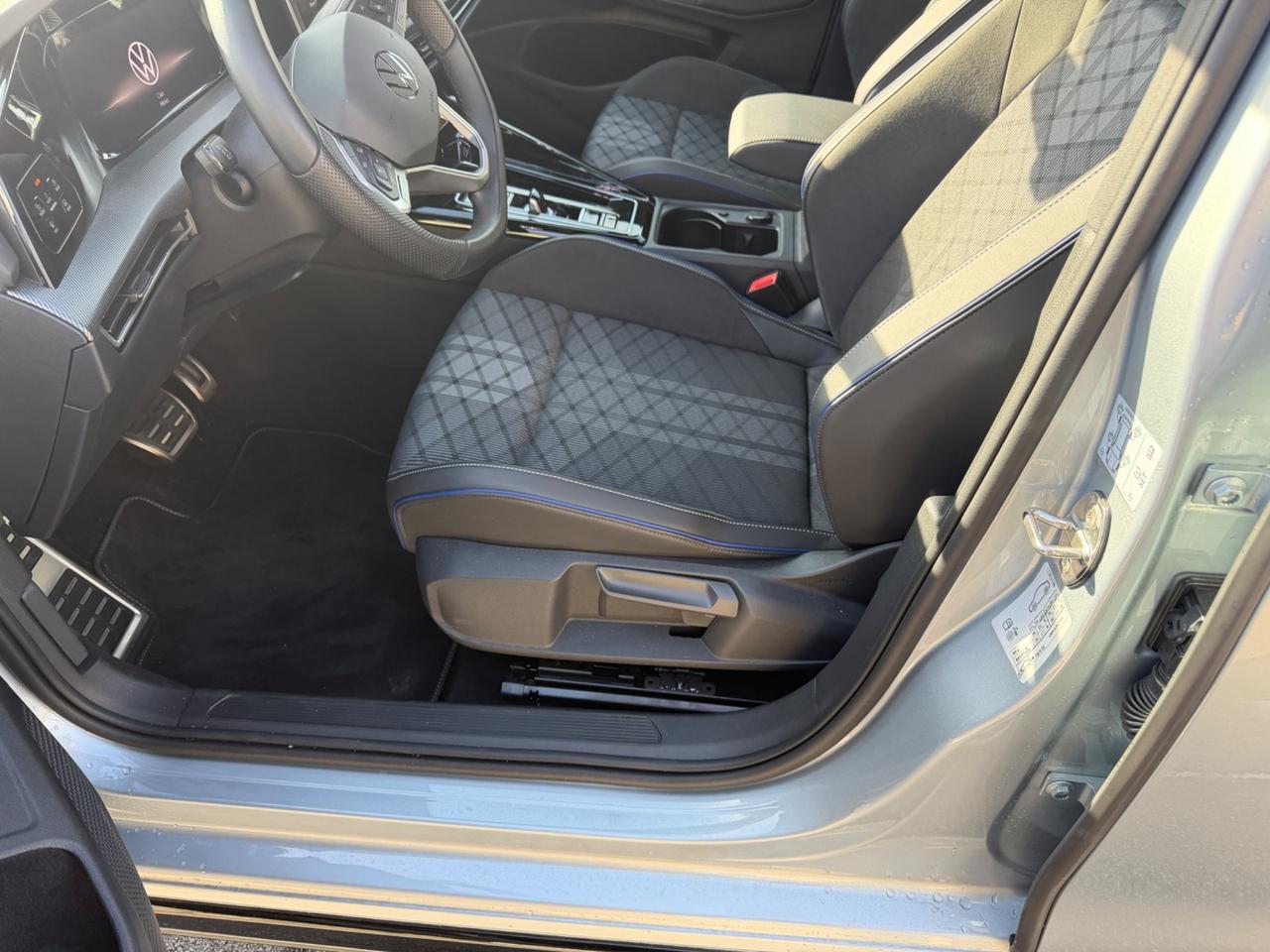 Volkswagen Golf 1.5 eTSI 115 CV DSG R-Line