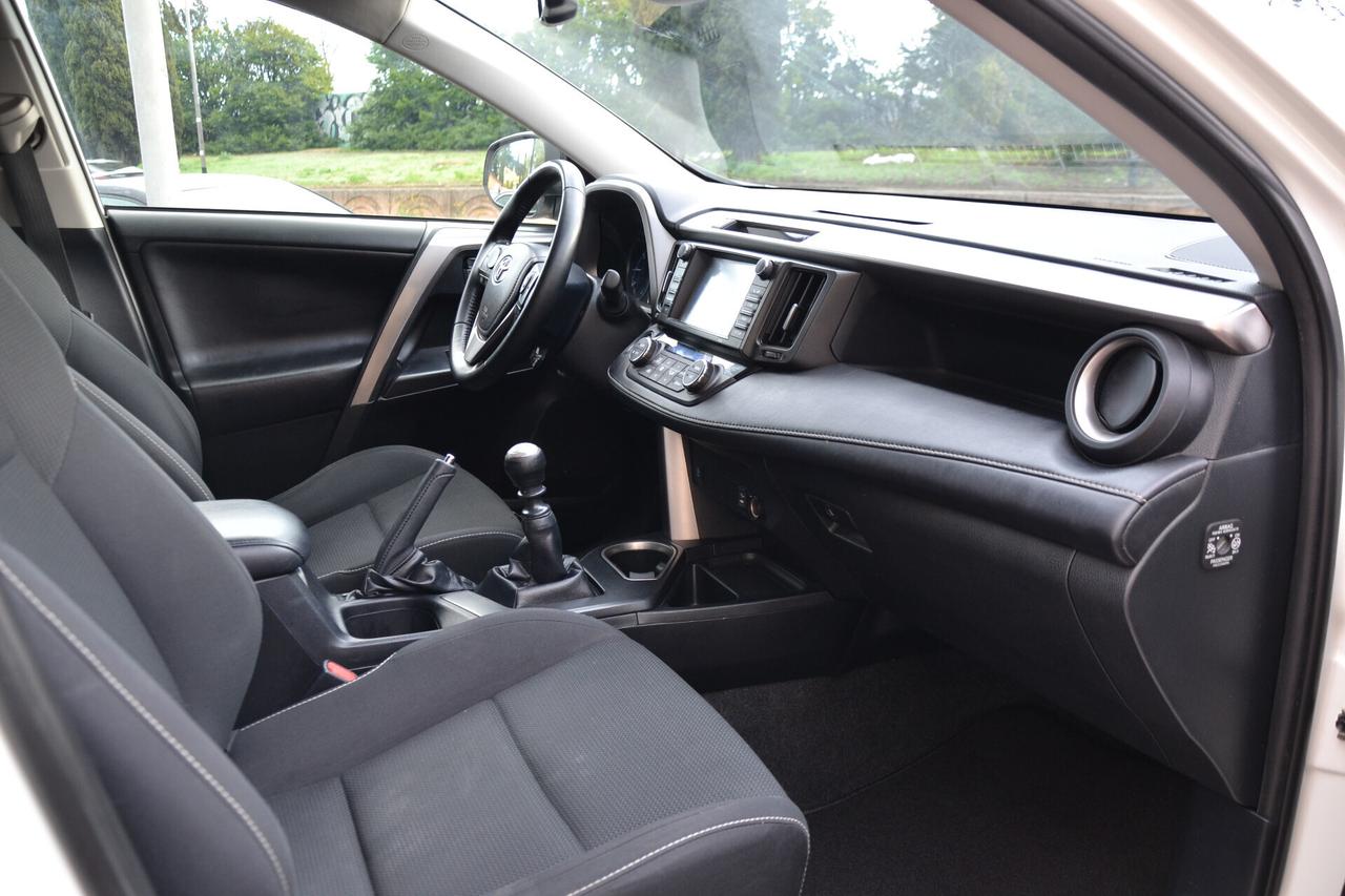 Toyota RAV 4 2.0 D-4D 143CV **NAVI+CRUISE+RCAM+PDC+LED+EURO6B*