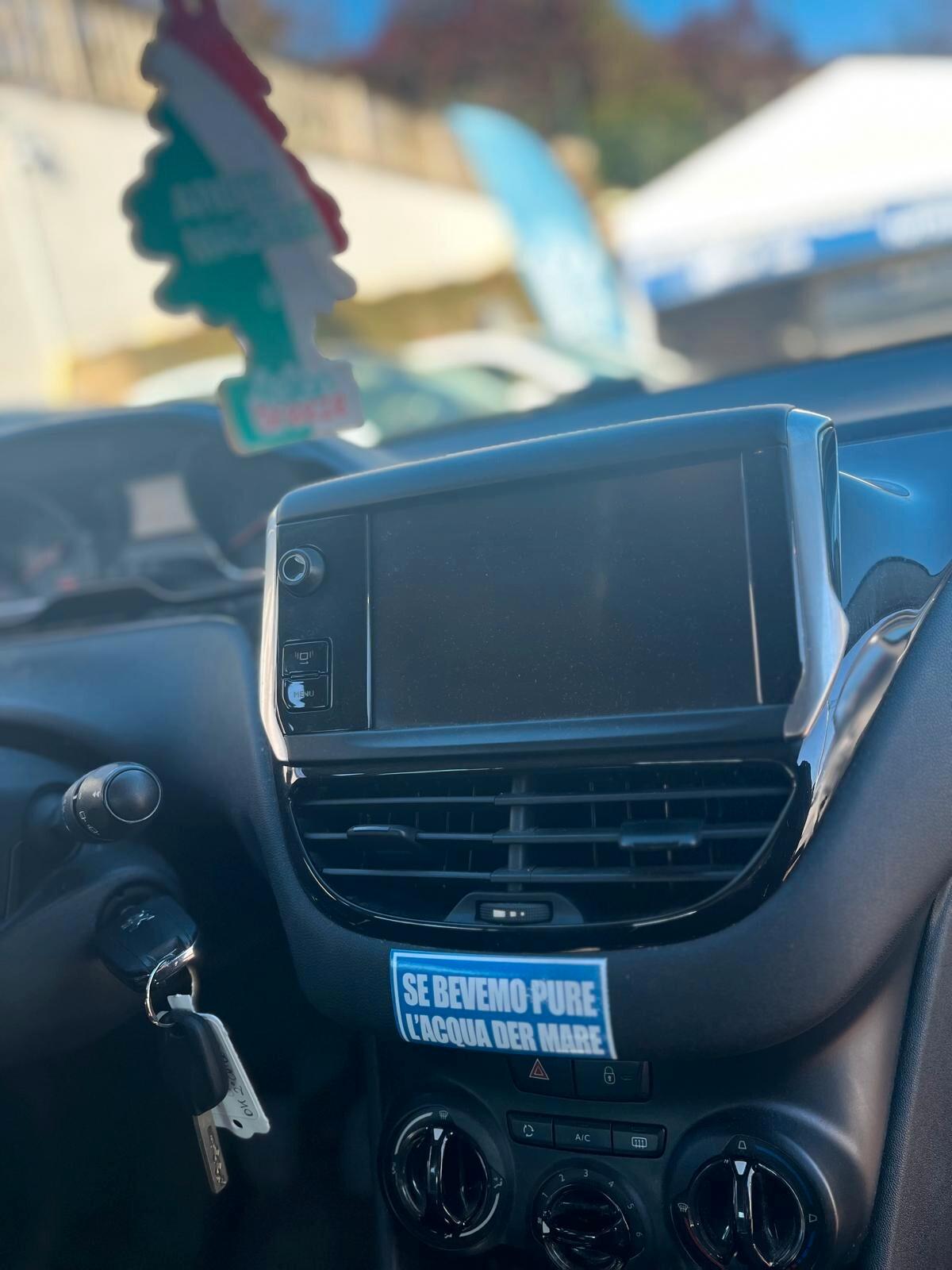 Peugeot 208 1.4 HDi 68 CV 5 porte Allure