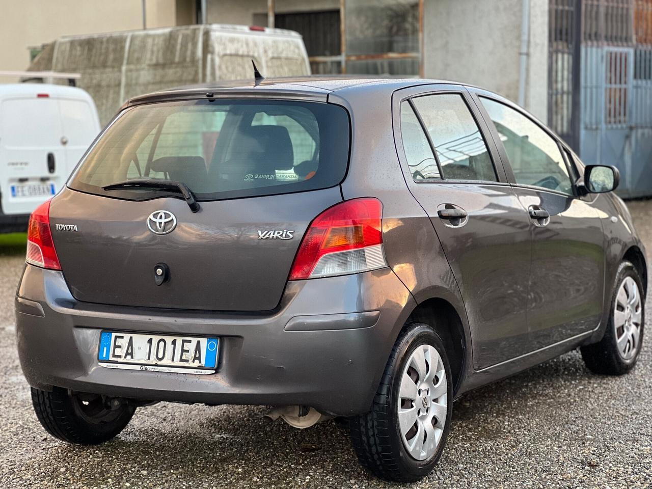 Toyota Yaris 1.0 5 porte