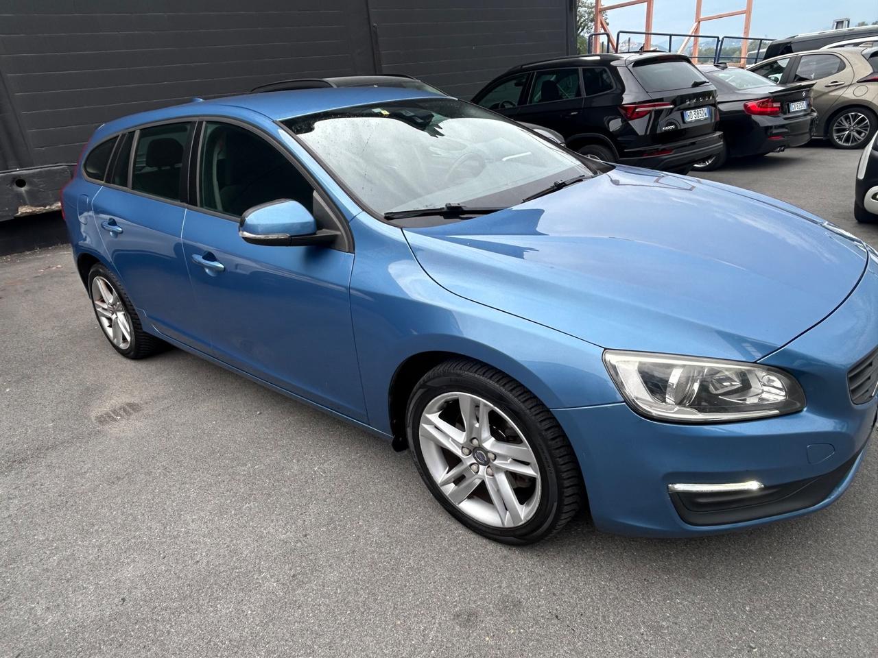 Volvo V60 D2 Geartronic Summum