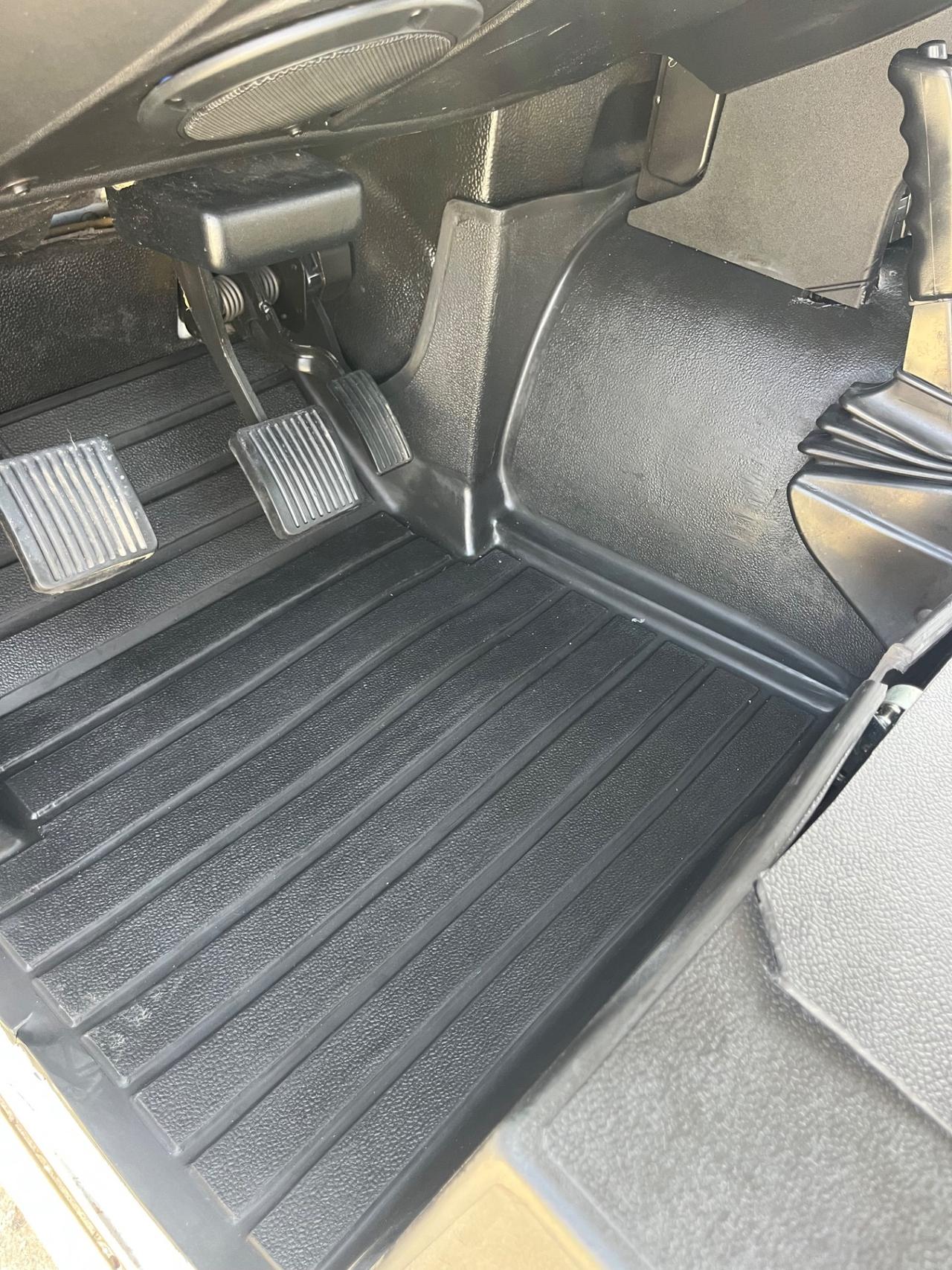 Land Rover Defender 110 2.4 TD4 Hard Top SE