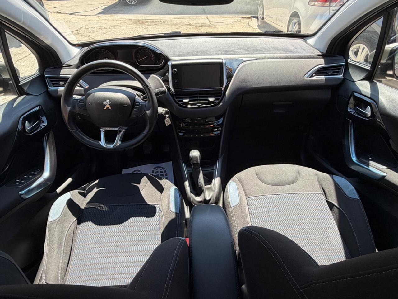 Peugeot 208 1.2 VTi 68 CV 5 porte Allure