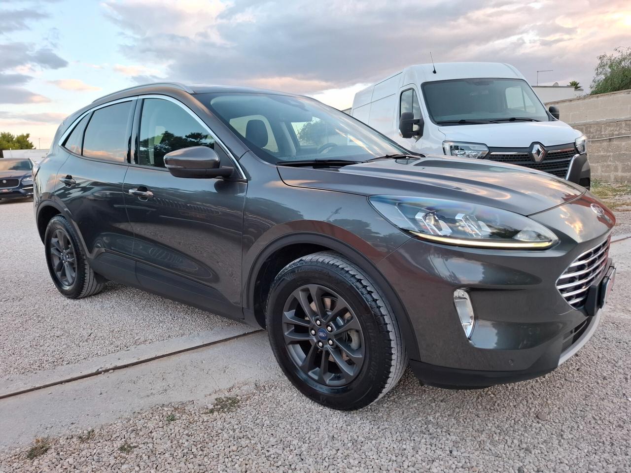 Ford Kuga 1.5 -120 CV-TITANIUM *LED-NAVY-VIRTUAL*