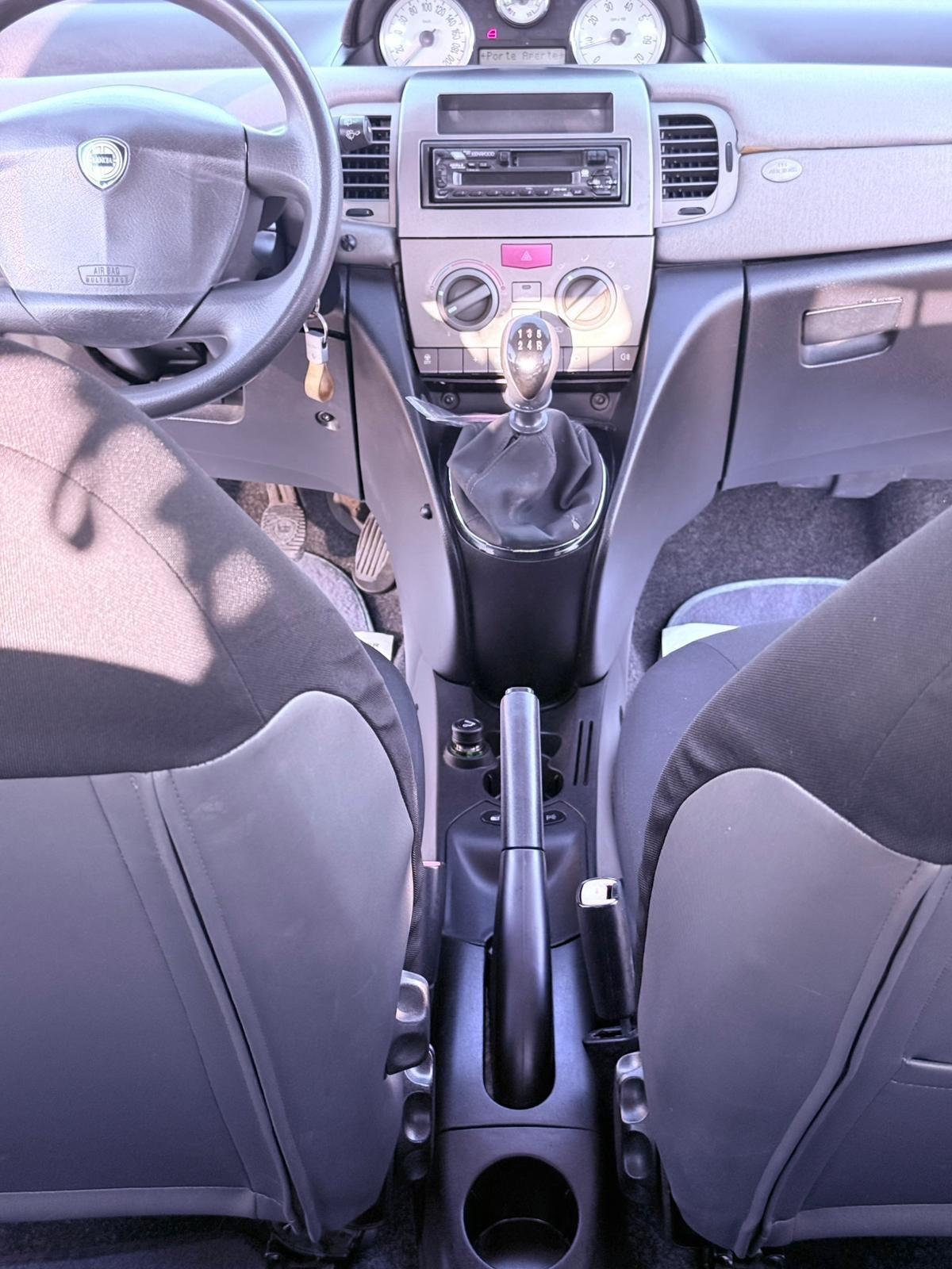 Lancia Ypsilon 1.2 16V Platino Ok neopatentati
