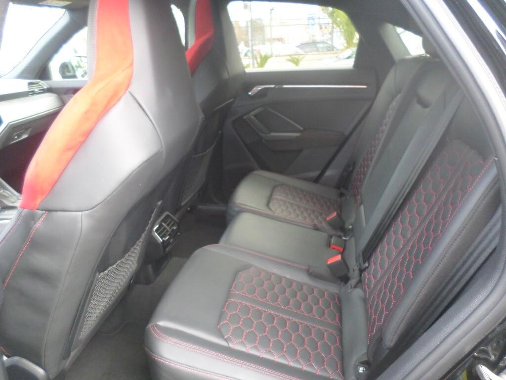 Audi Q3 RS Q3 quattro S tronic