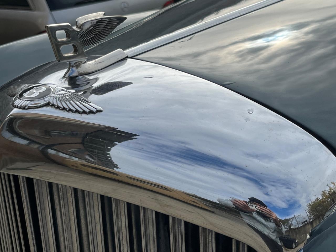 Bentley S1 Guida a SX