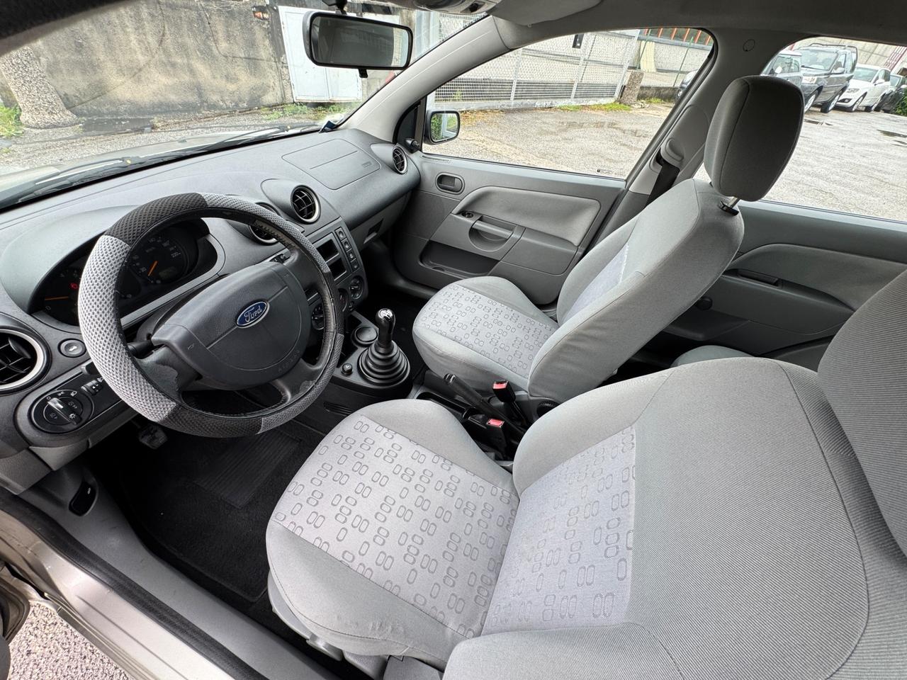 Ford Fiesta 1.2 16V 5p. Ghia