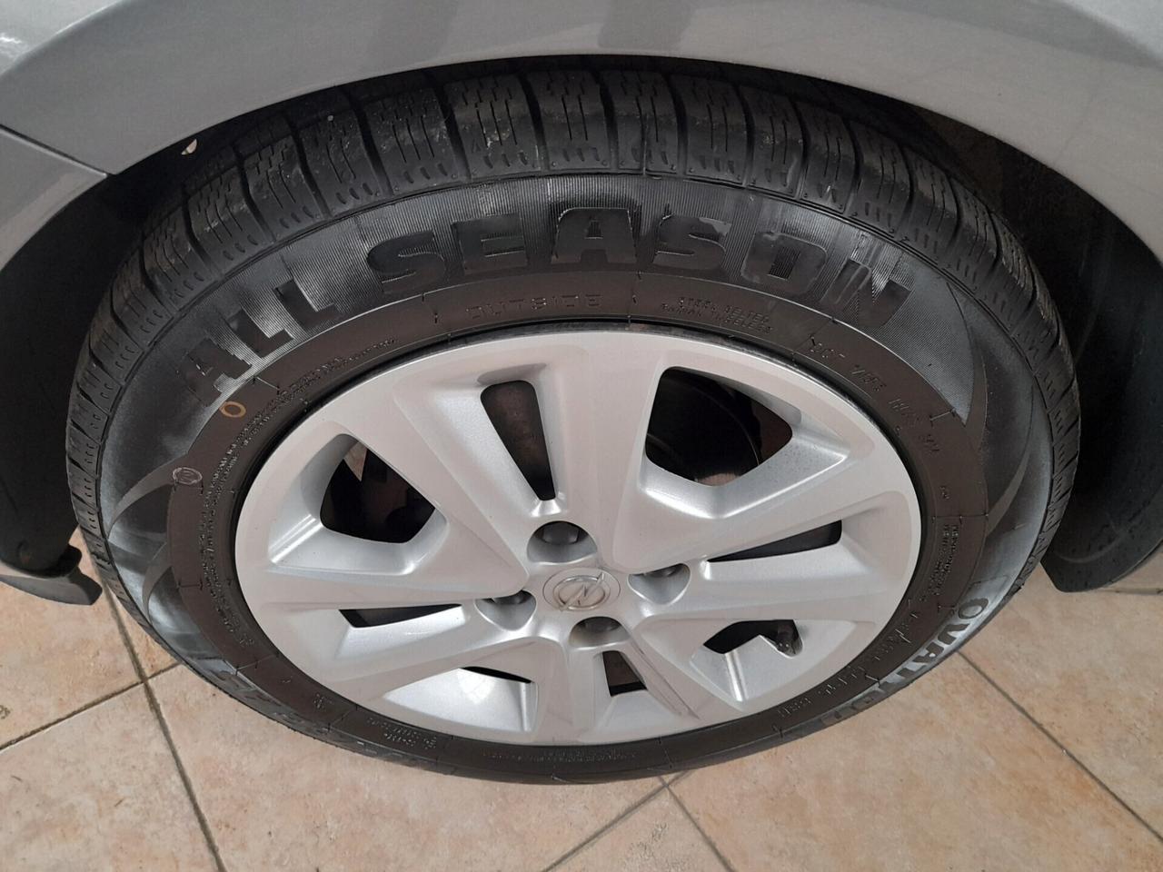 Opel Corsa 1.4 90CV 5 porte n-Joy