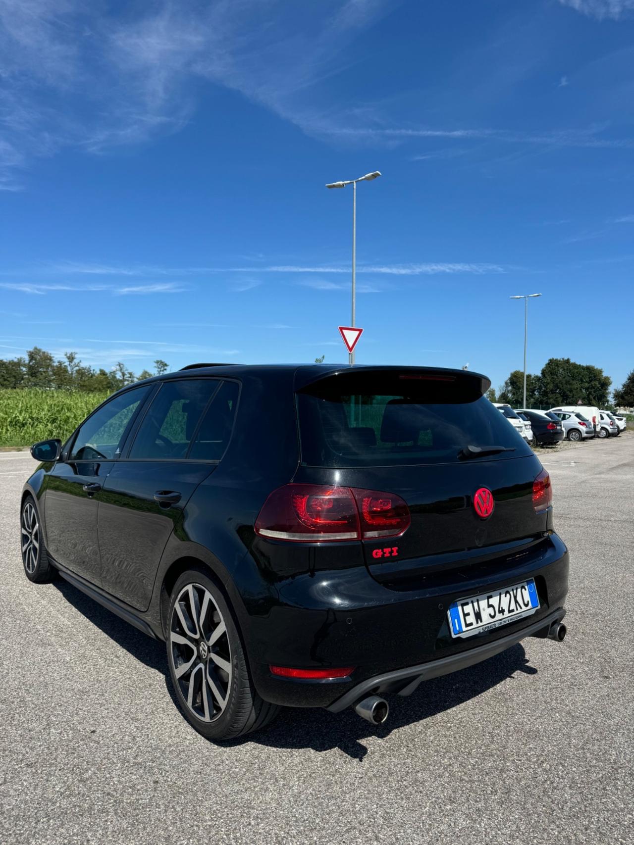 Volkswagen Golf GTI 2.0 TSI 5p.