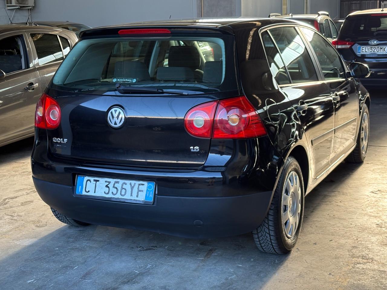 Volkswagen Golf 1.6 16V FSI 5p. Comfortline