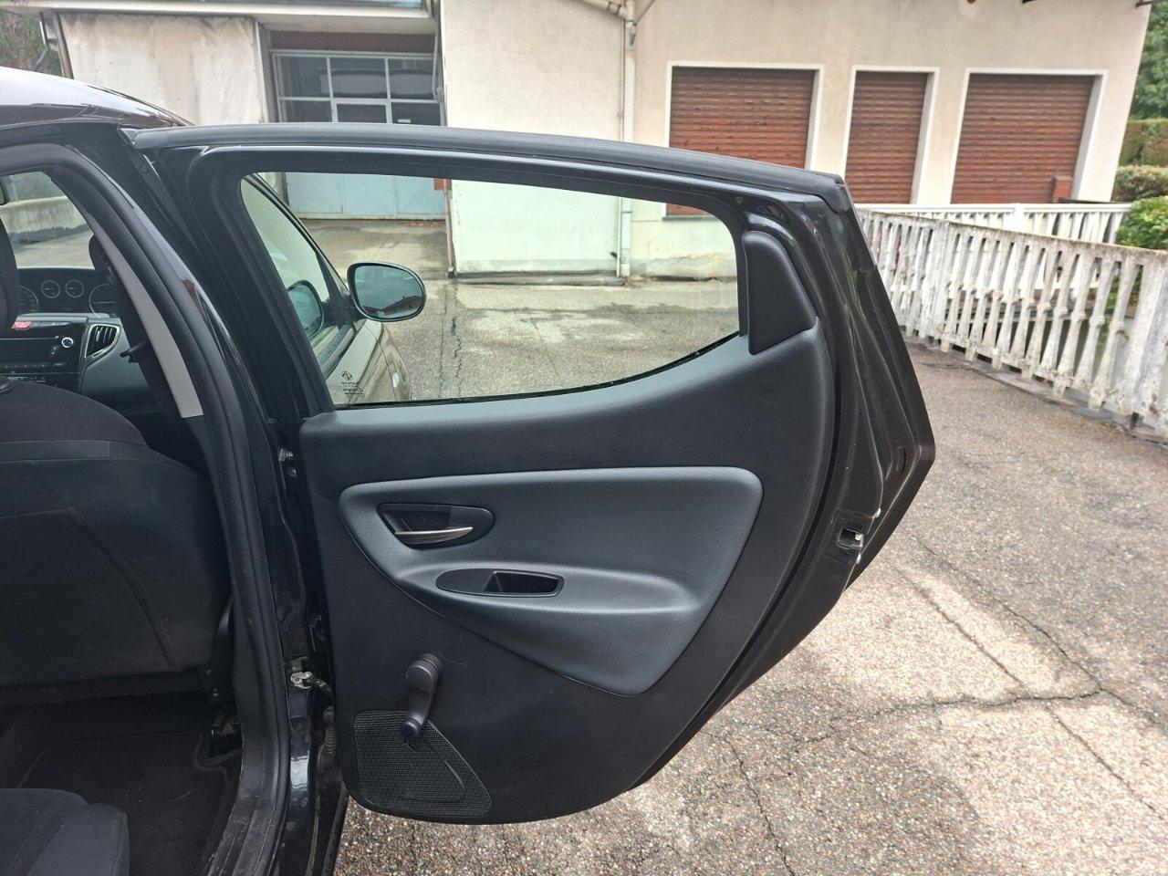 Lancia Ypsilon 5 Porte Ypsilon 1.2 Silver