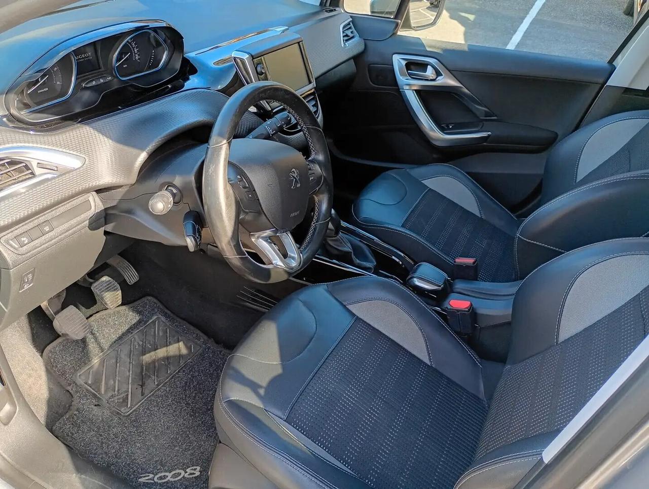 Peugeot 2008 BlueHDi 100 S&S Allure