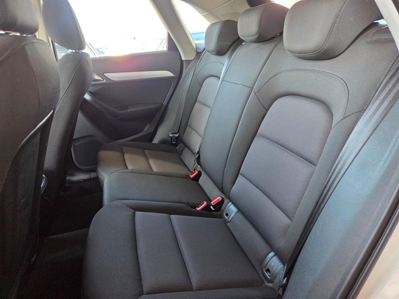 Audi Q3 2.0 TDI 120 CV Business