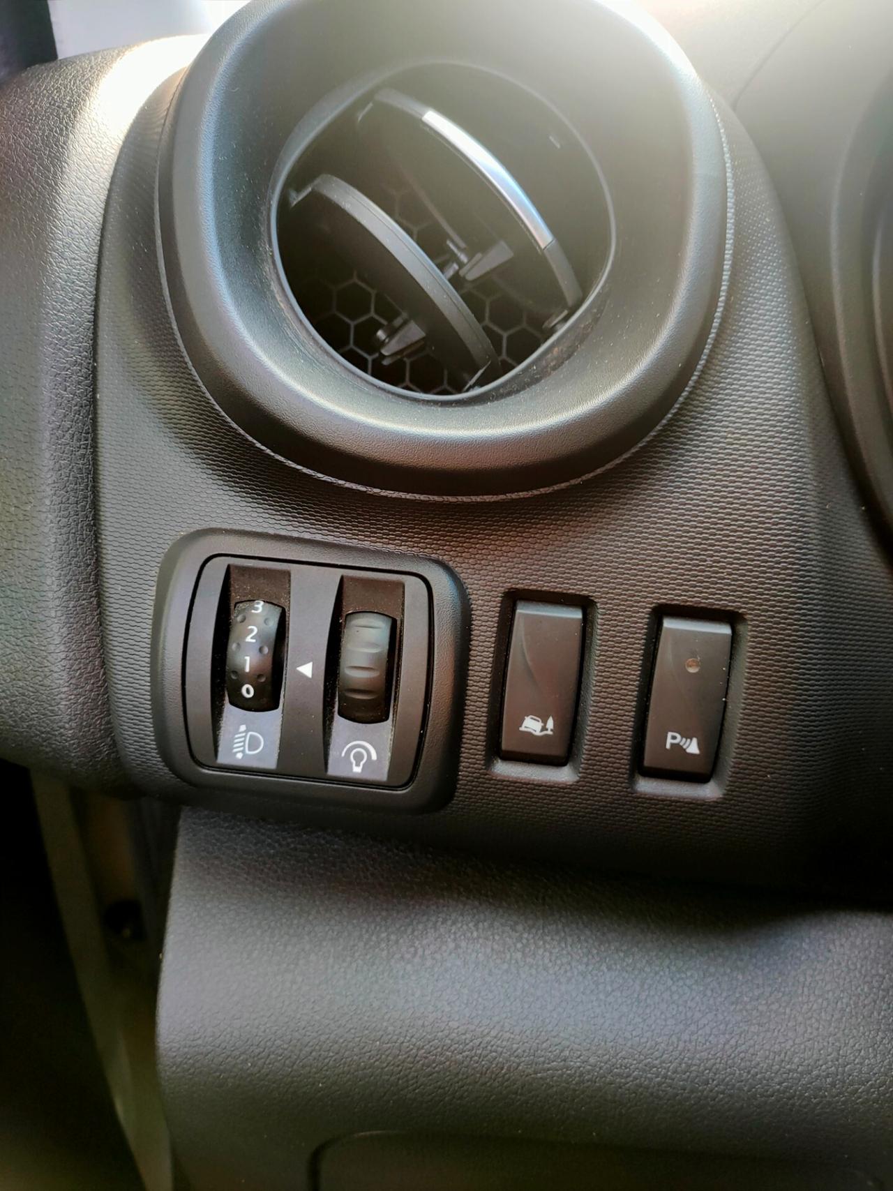 Renault Trafic 3 posti anteriori