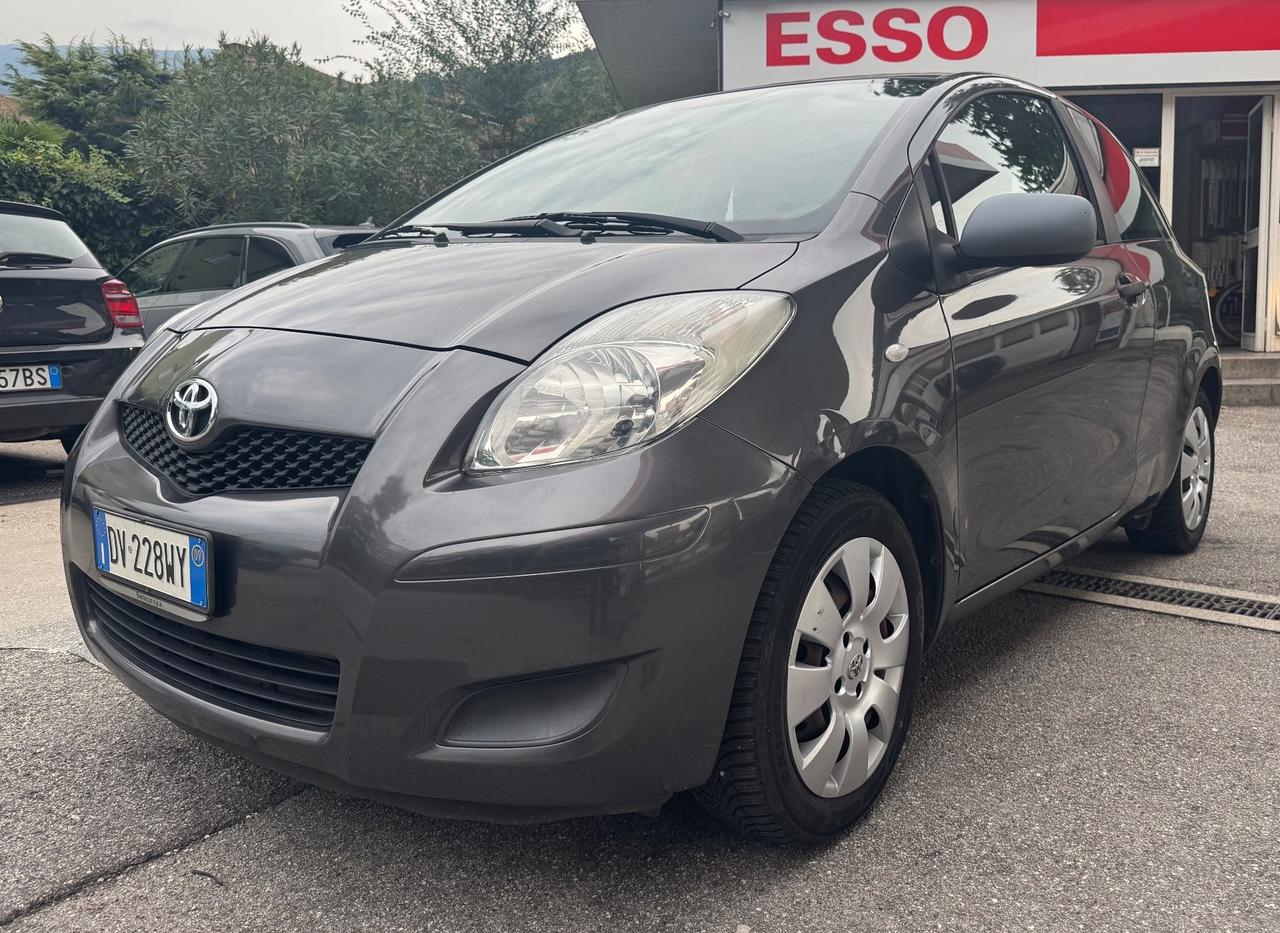 Toyota Yaris 1.0 3 porte Sol