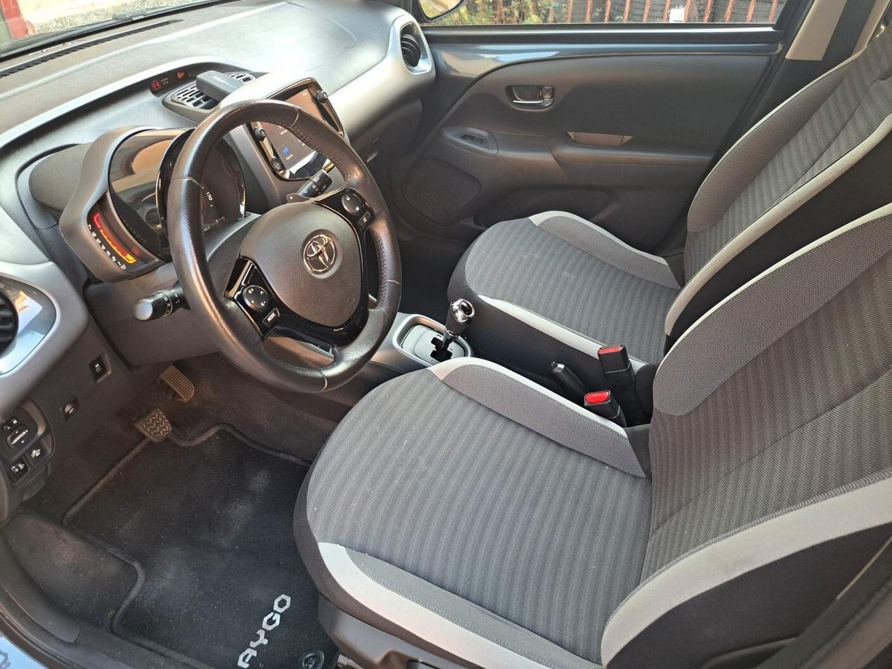 Toyota Aygo Connect 1.0 VVT-i 72 CV 5 porte x-fun MMT