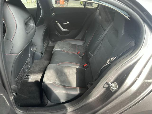 MERCEDES-BENZ A 180 D AUTOMATIC AMG LINE PREMIUM