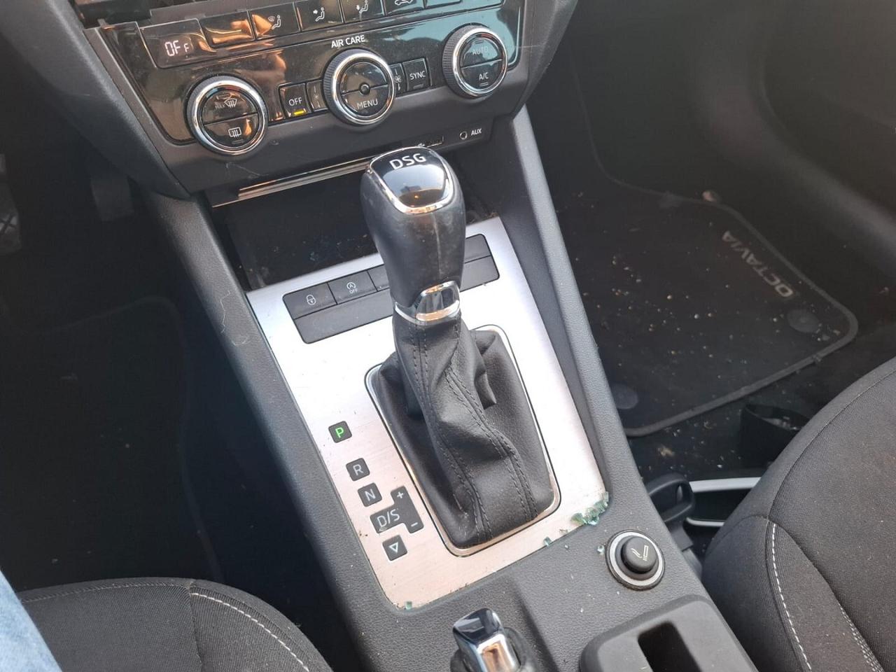 SKODA 1.6 TDI 17 AUTOMATICA INCIDENTATA MARCIANTE