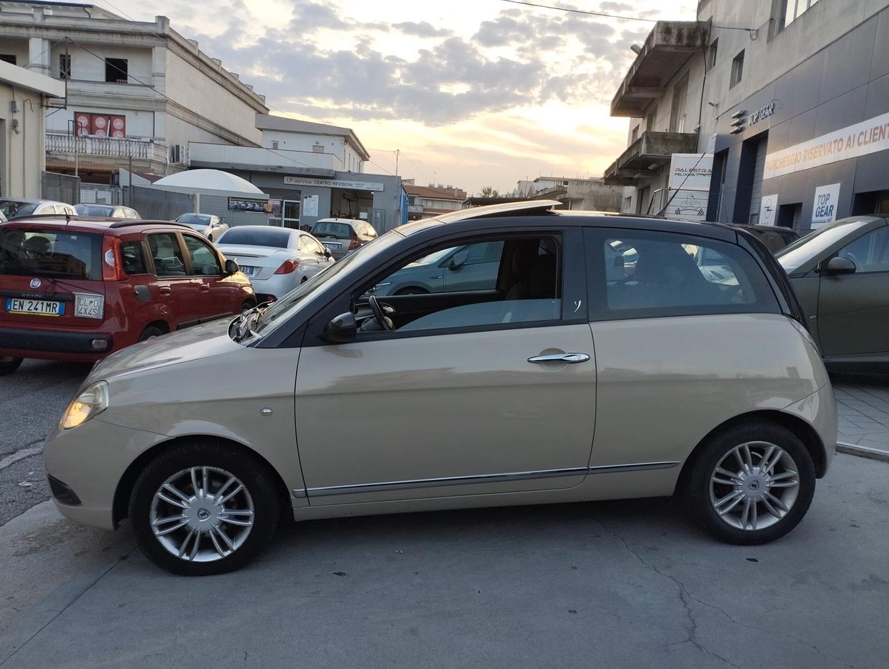 Lancia Ypsilon 1.3 MJT 90 CV Oro Giallo