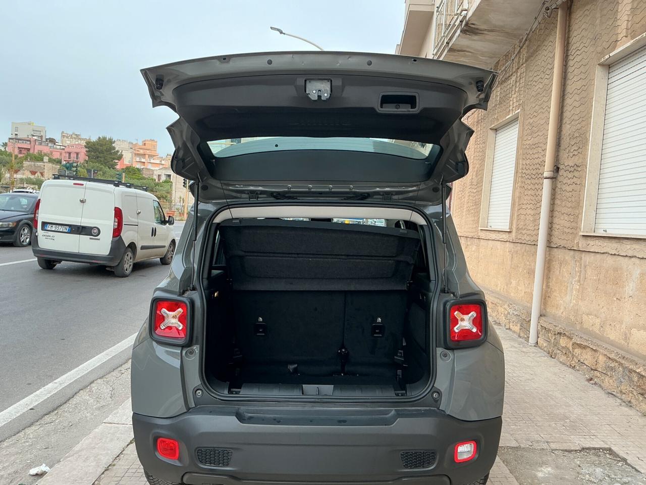 Jeep Renegade 1.6 Mjt 130 CV Longitude