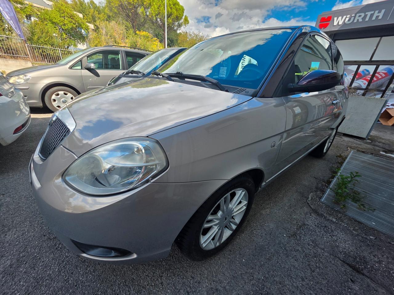 Lancia Ypsilon 1.4 Platino