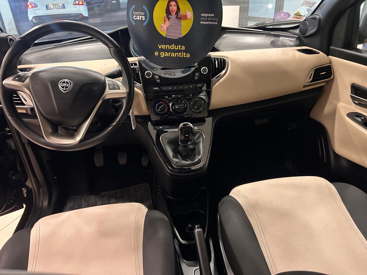 Lancia Ypsilon 1.2 69 CV 5 porte Gold