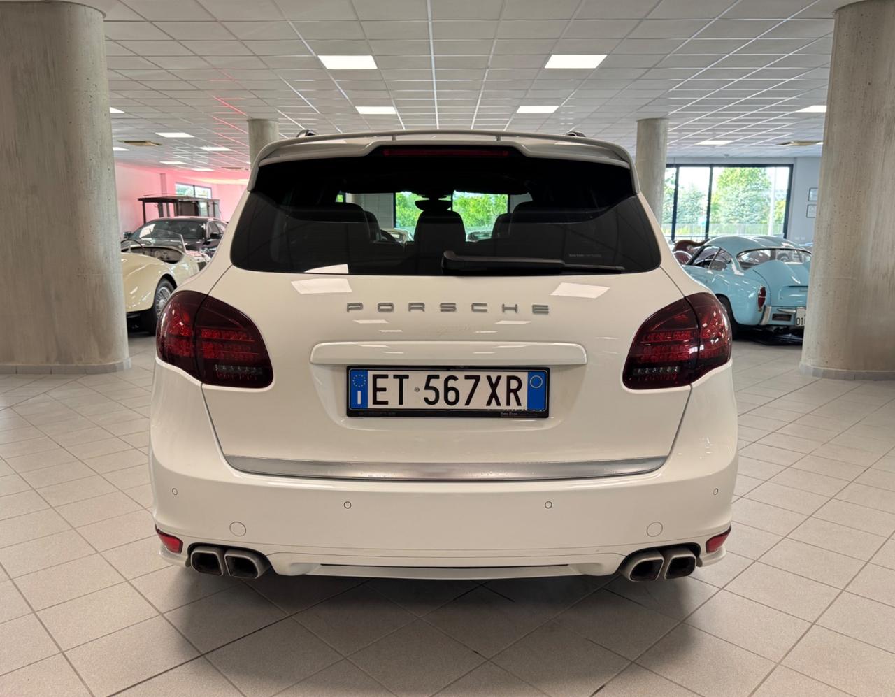Porsche Cayenne 2.0 Platinum Edition