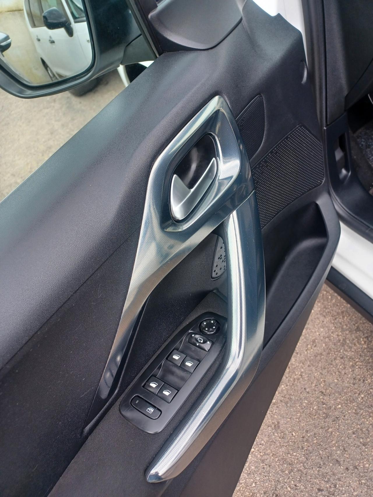 Peugeot 2008 1.6 HDI ALLURE UNICO PROPRIETARIO