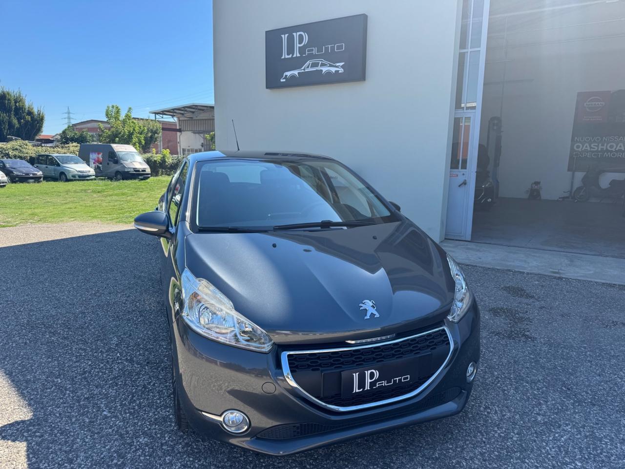 Peugeot 208 1.4 HDi 68 CV 5 porte Allure