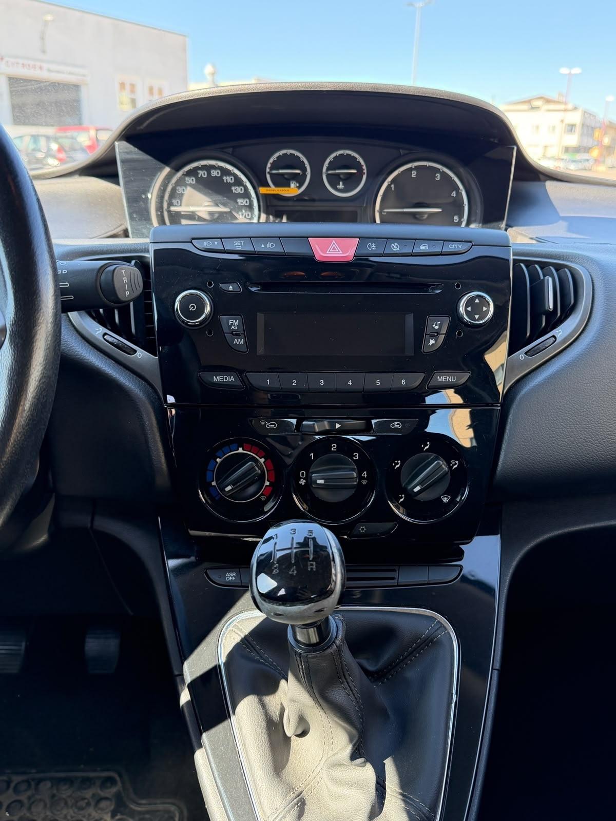 Lancia Ypsilon 99000 KM GARANZIA 12 MESI