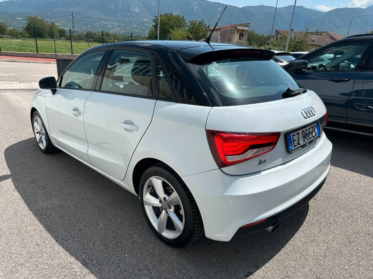 Audi A1 Sportback 1.6 tdi Sport s-tronic