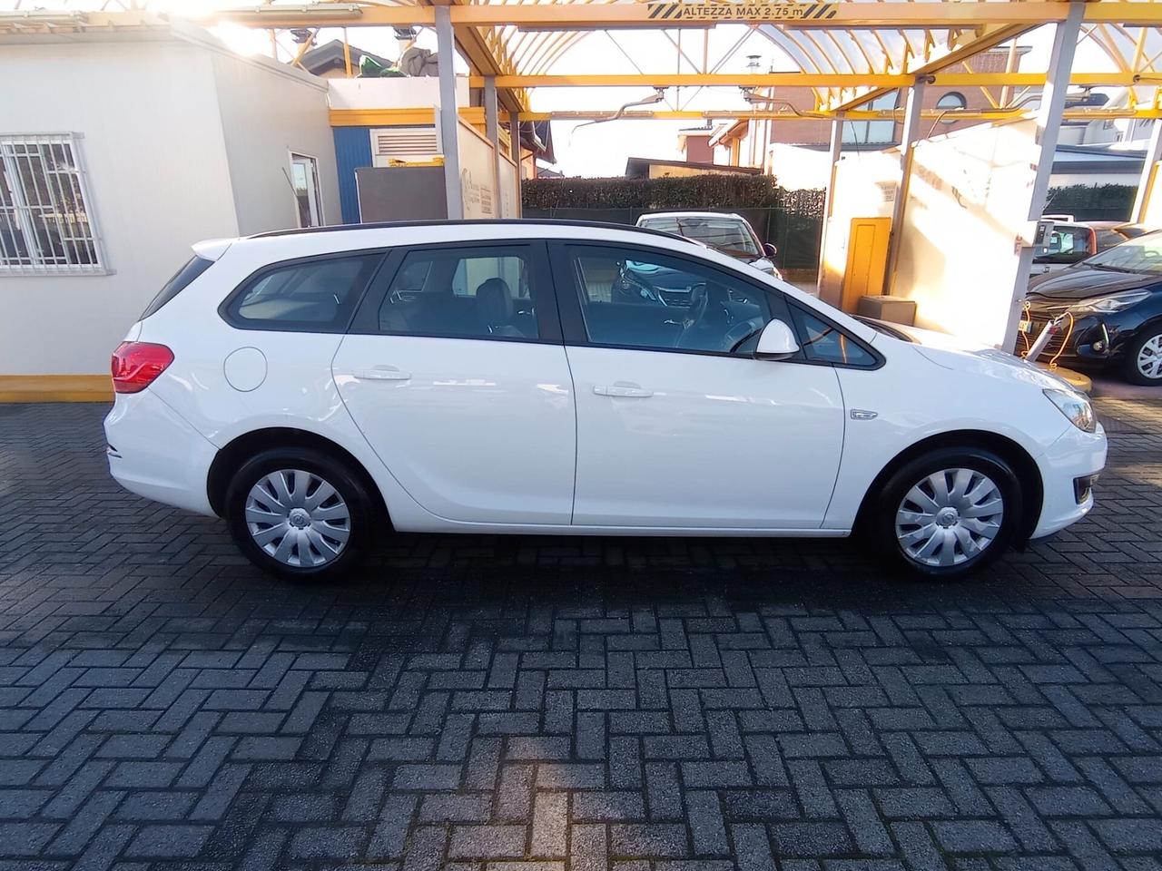 Opel Astra 1.4 Turbo 140CV 4 porte GPL Tech Advance