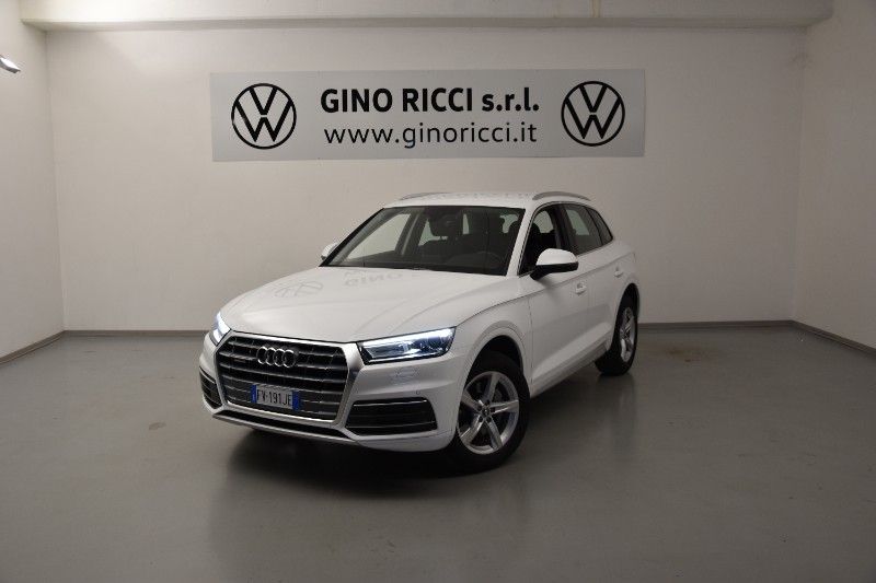 AUDI Q5 40 TDI quattro S tronic Business Sport