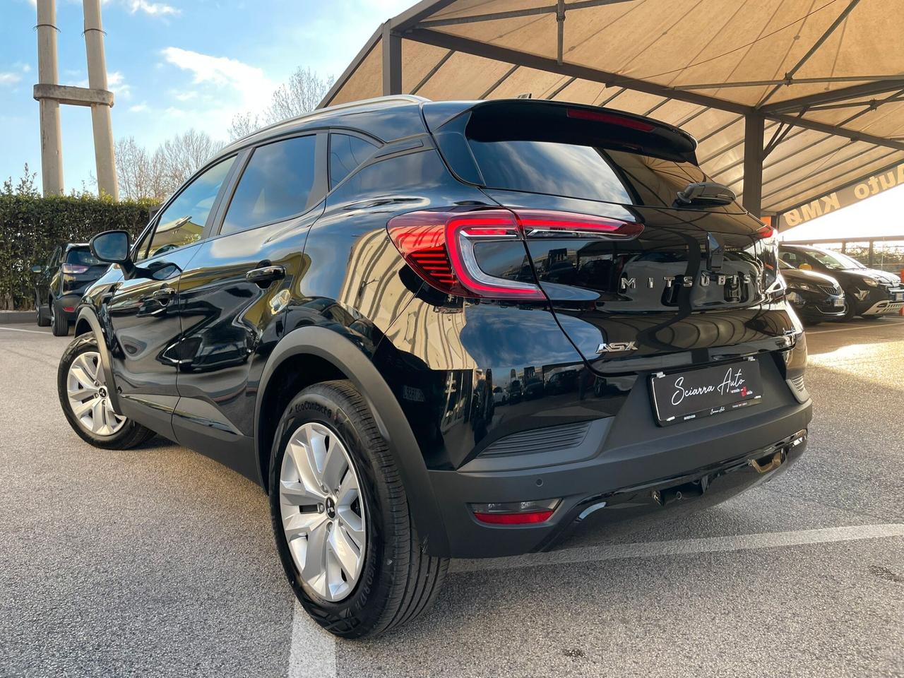 Renault Captur MITSUBISHI ASX 1.3 INVITE MHEV Evolution