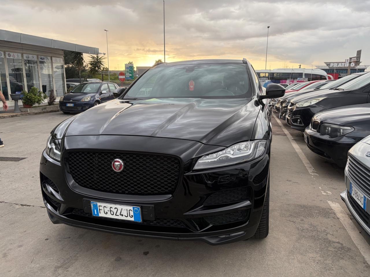 Jaguar F-Pace 2.0 D 180 CV R-Sport