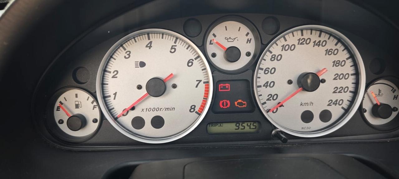 Mazda MX-5 1.6i 16V cat Rainbow