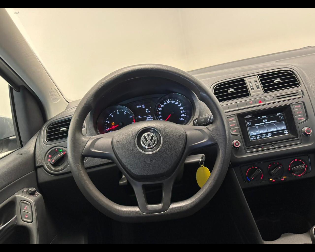VOLKSWAGEN Polo V 2014 - Polo 5p 1.0 mpi Trendline 60cv