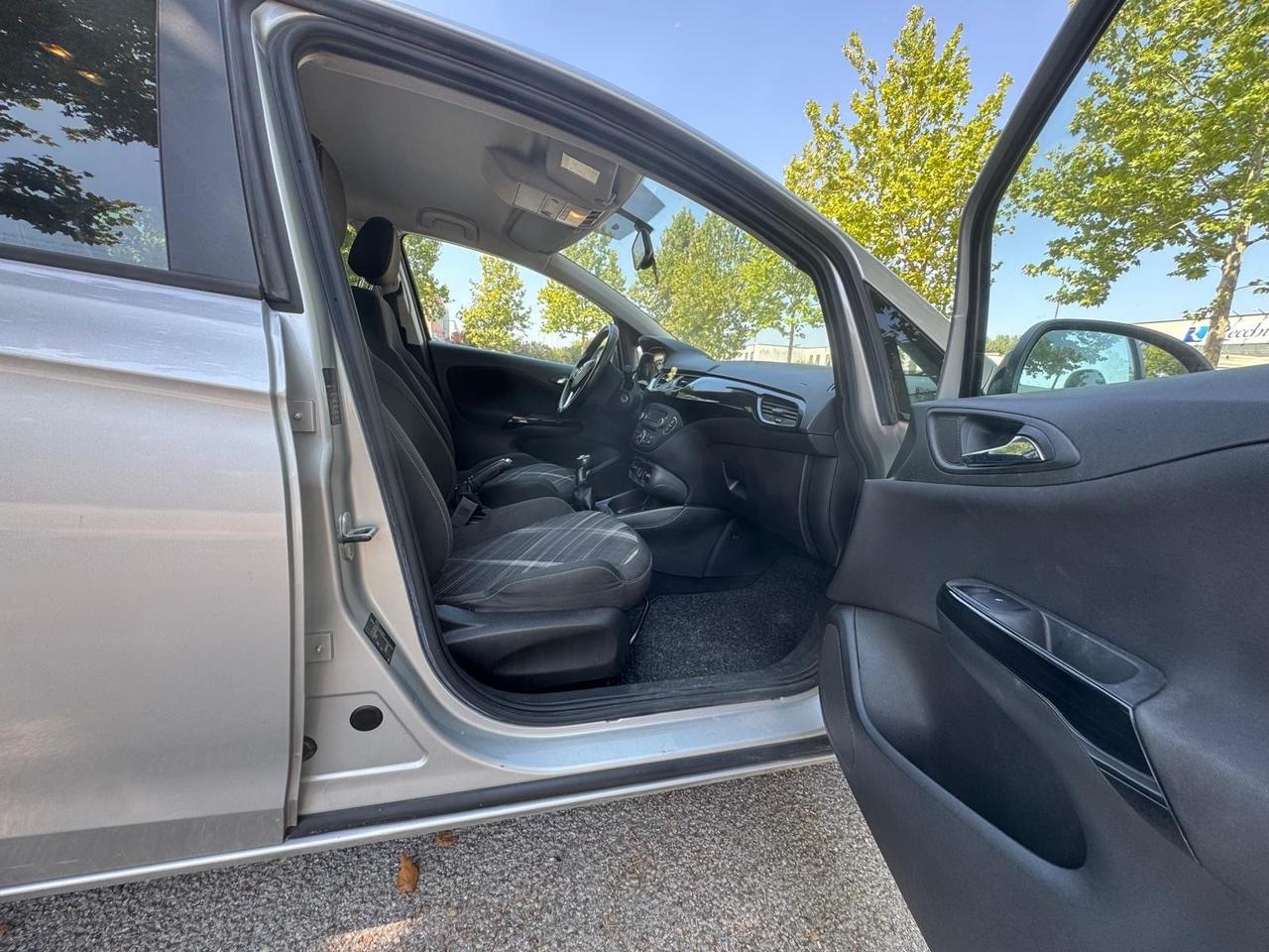 Opel Corsa 1.2 5 porte benzina