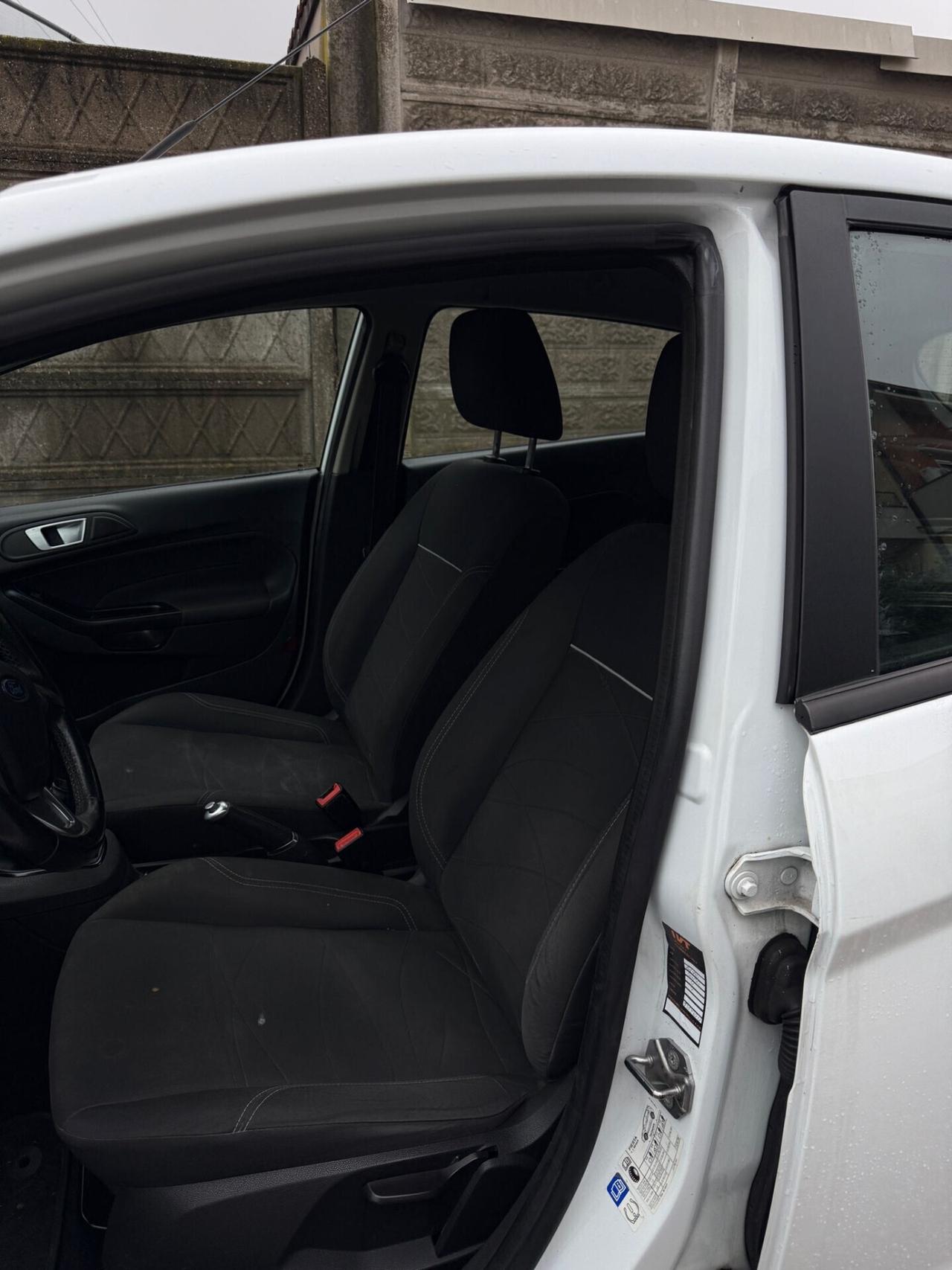 Ford Fiesta 1.2 Neopatentati 17