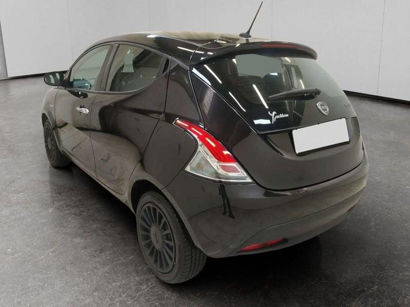 Lancia Ypsilon 1.0 firefly hybrid Silver s&s 70cv