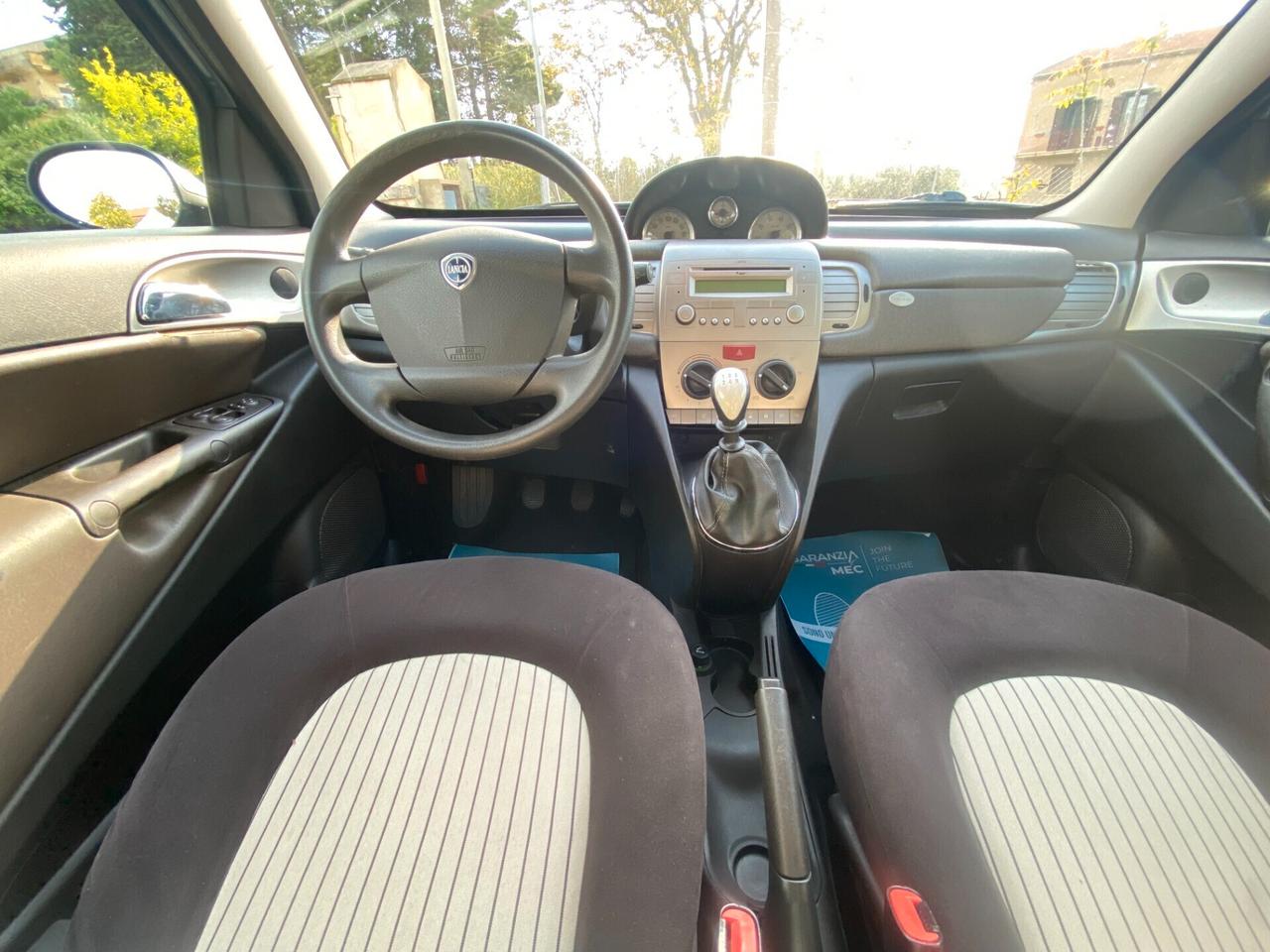 Lancia Ypsilon