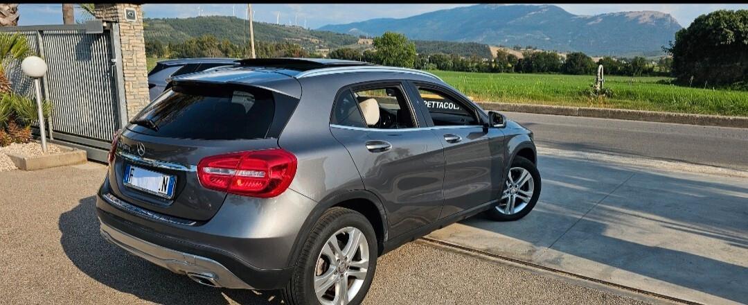 Mercedes-benz GLA 200d "38.000 km"/STRAFULL/INTROVABILE