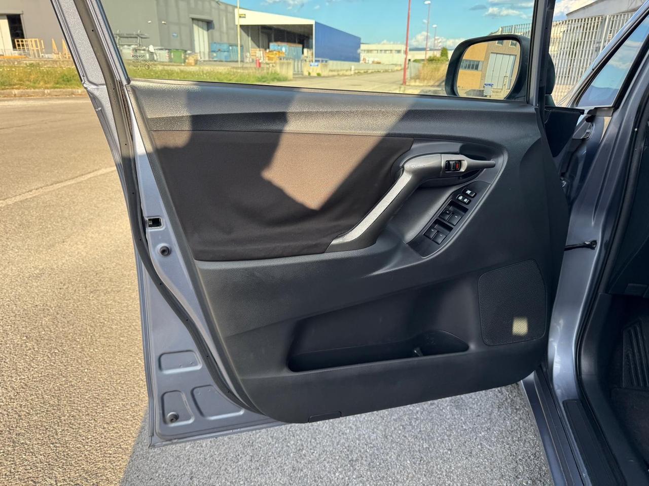 Toyota Verso 2.0 D Sol 146000 km GARANZIA 12 m
