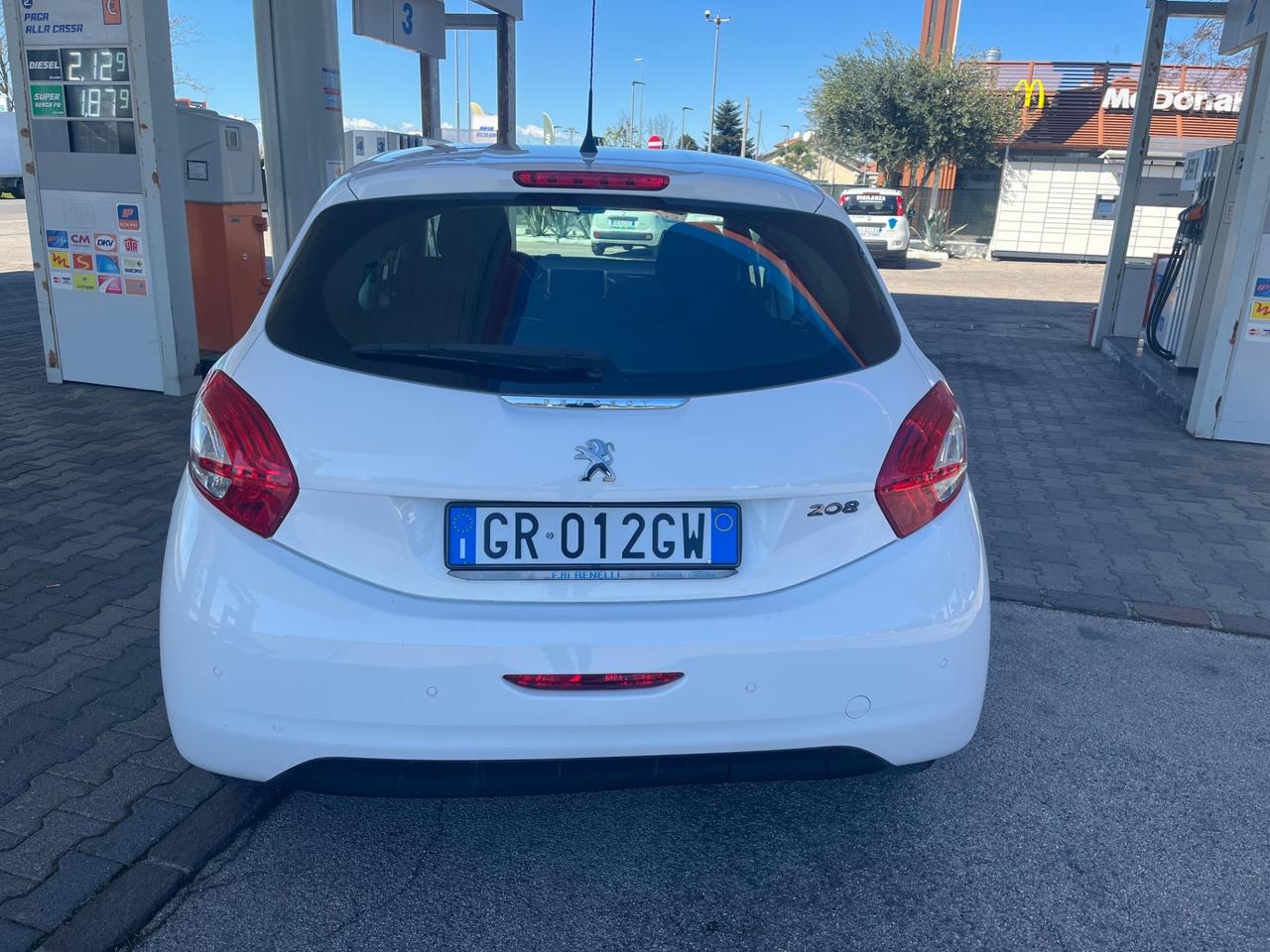 Peugeot 208 1.2 VTi 82 CV 5 porte Active km 67.000 garanzia 12 mesi